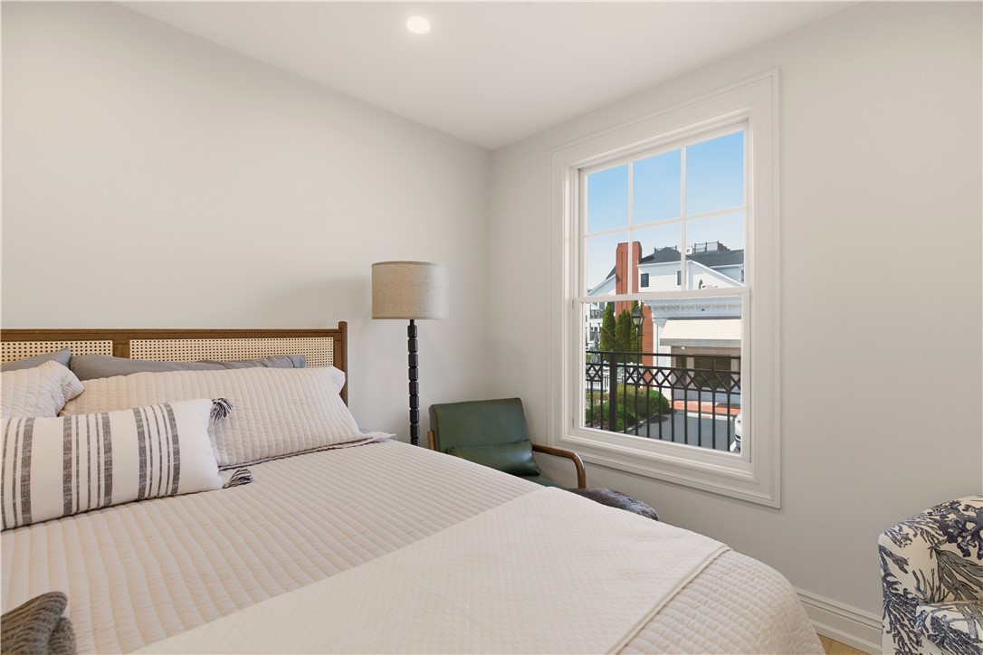 10 Brown & Howard Wharf 103