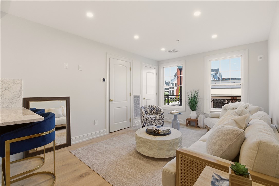 10 Brown & Howard Wharf 103