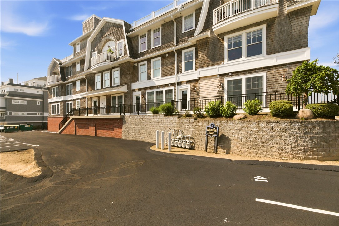 10 Brown & Howard Wharf 103