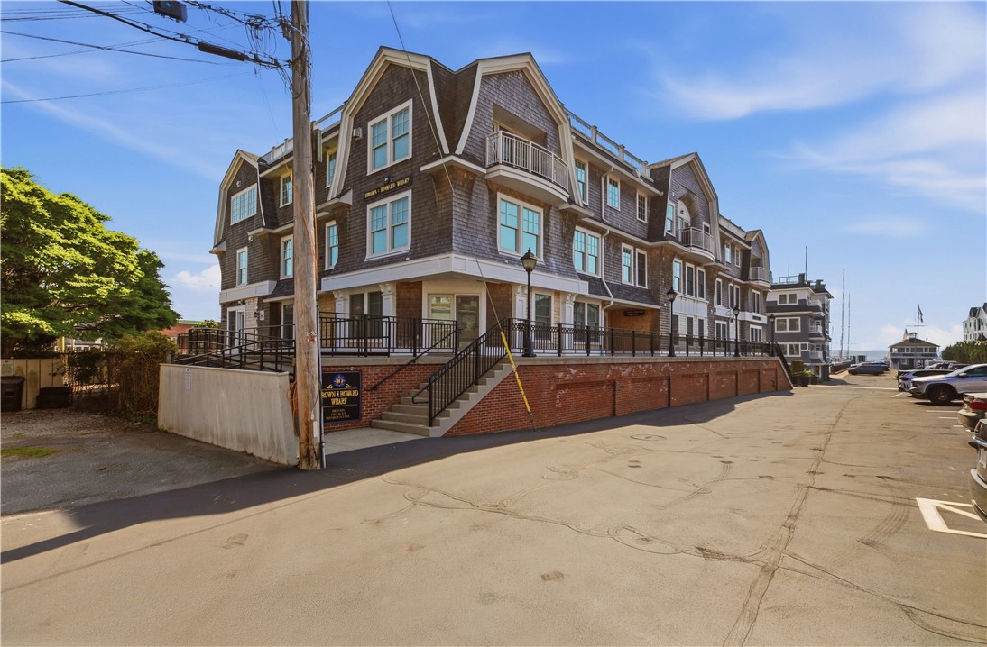 10 Brown & Howard Wharf 103