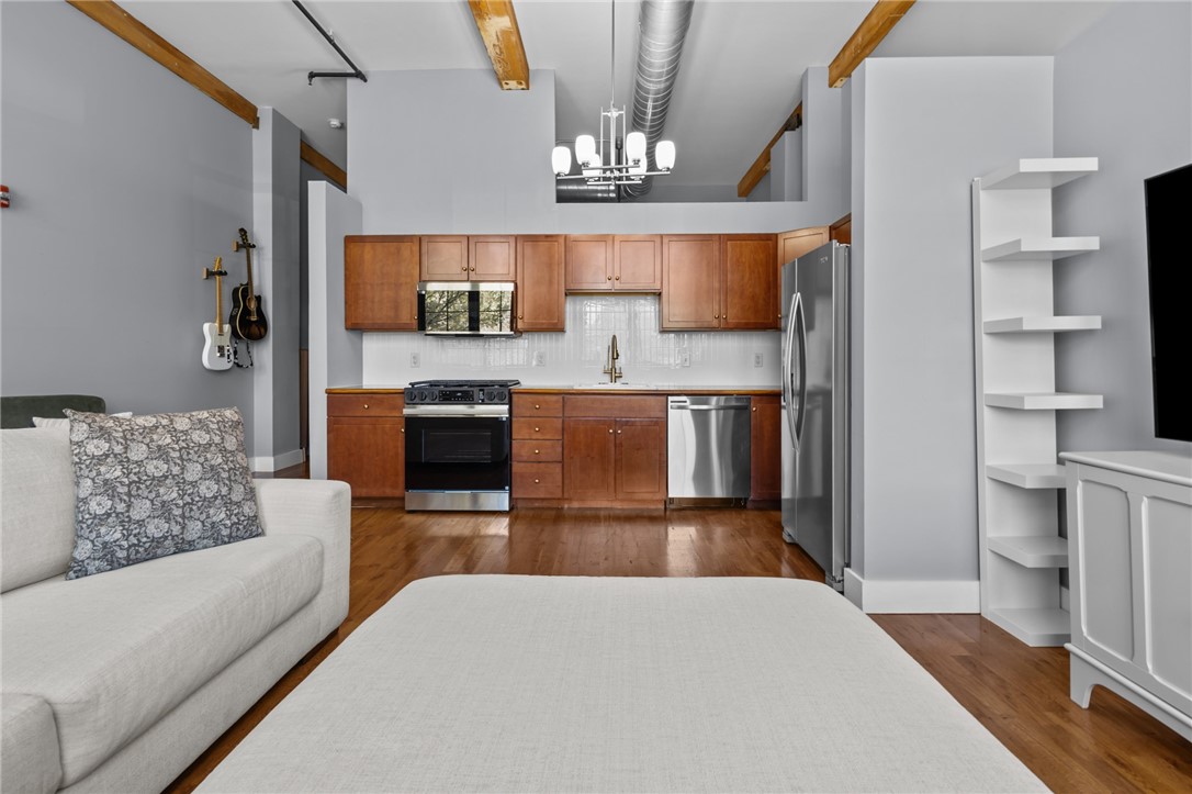 99 Allen Street 105