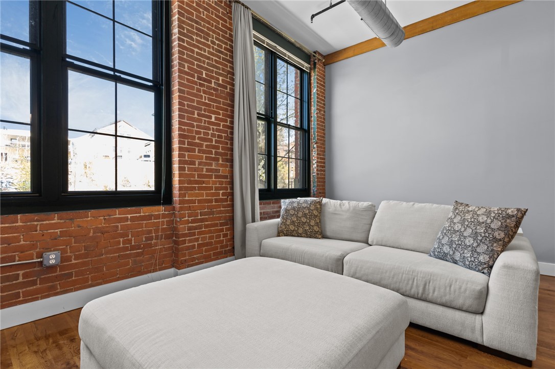 99 Allen Street 105