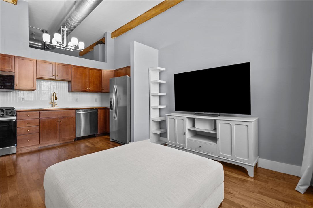 99 Allen Street 105