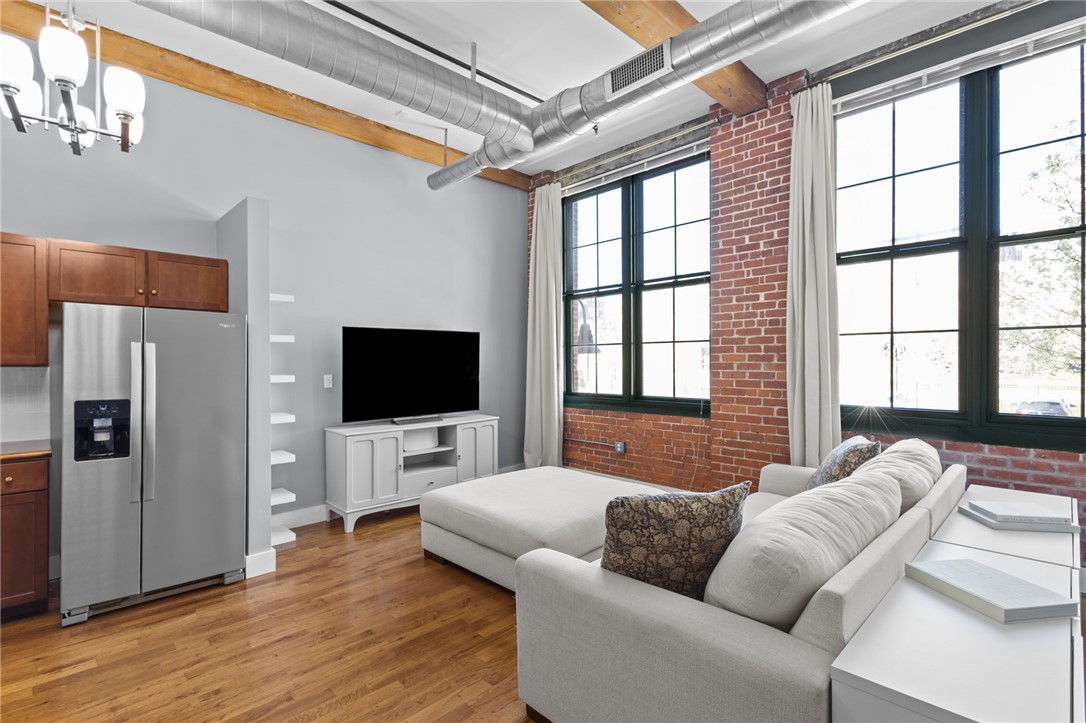 99 Allen Street 105