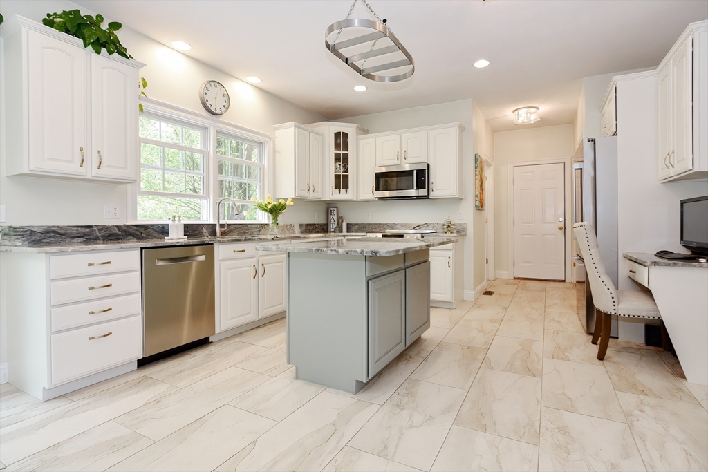 84 Rodney Lecours Dr