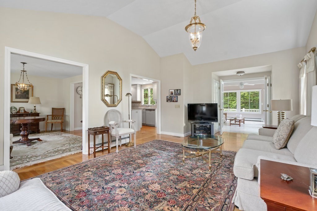21 Stanford Dr