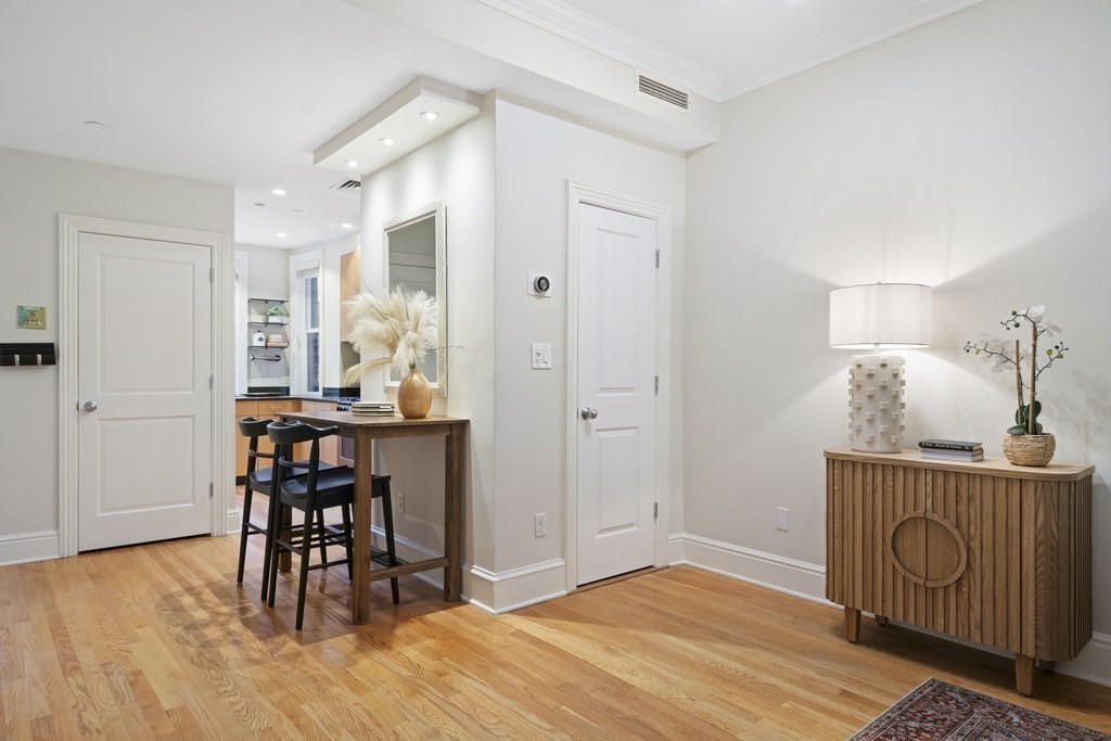 358 Columbus Ave # 1