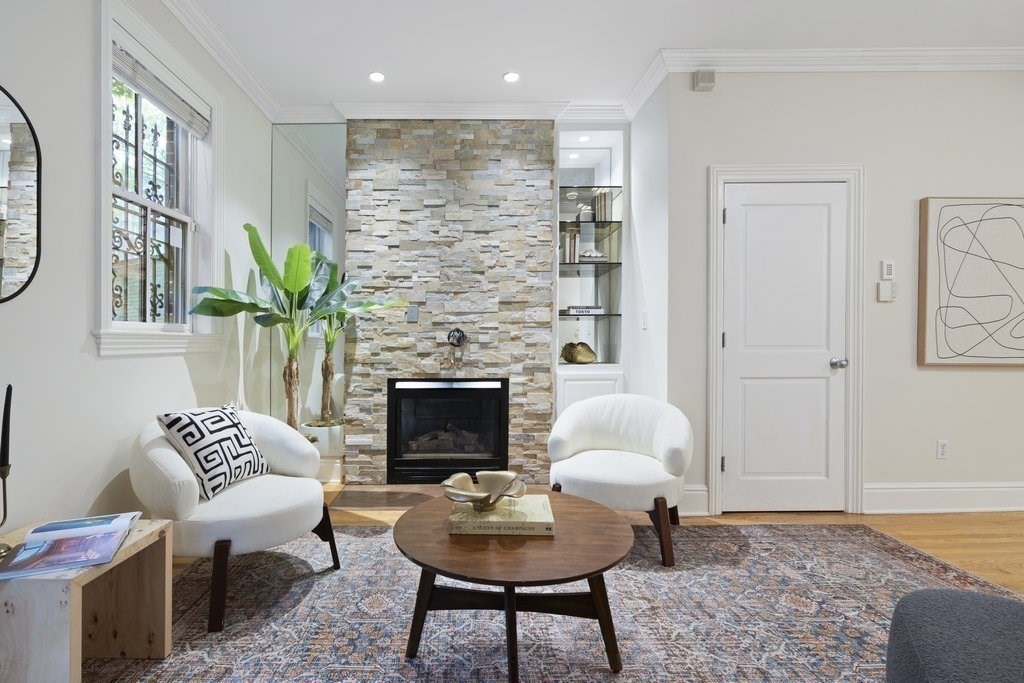 358 Columbus Ave # 1