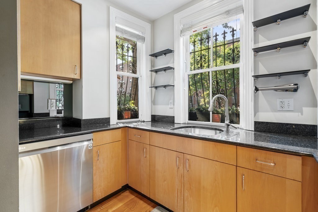 358 Columbus Ave # 1
