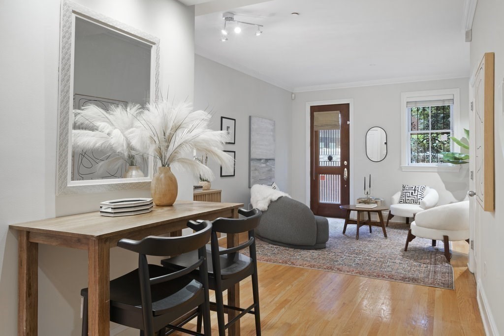 358 Columbus Ave # 1