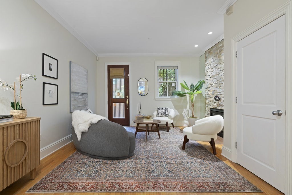 358 Columbus Ave # 1