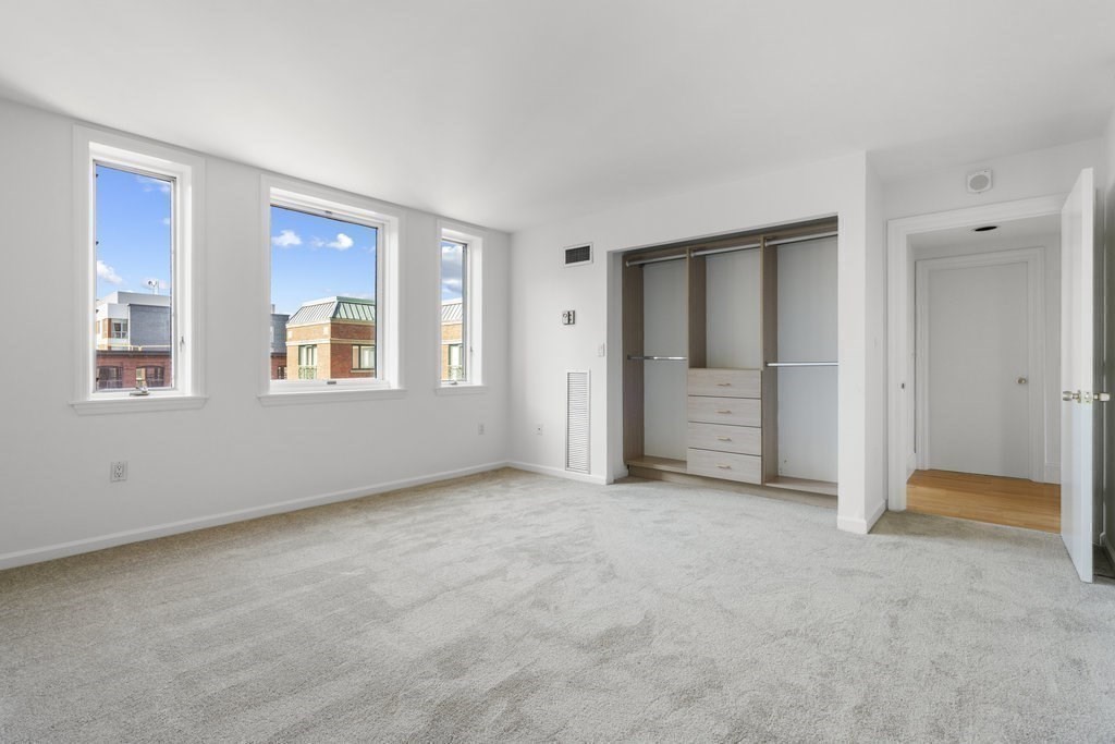 10 Rogers St # 507