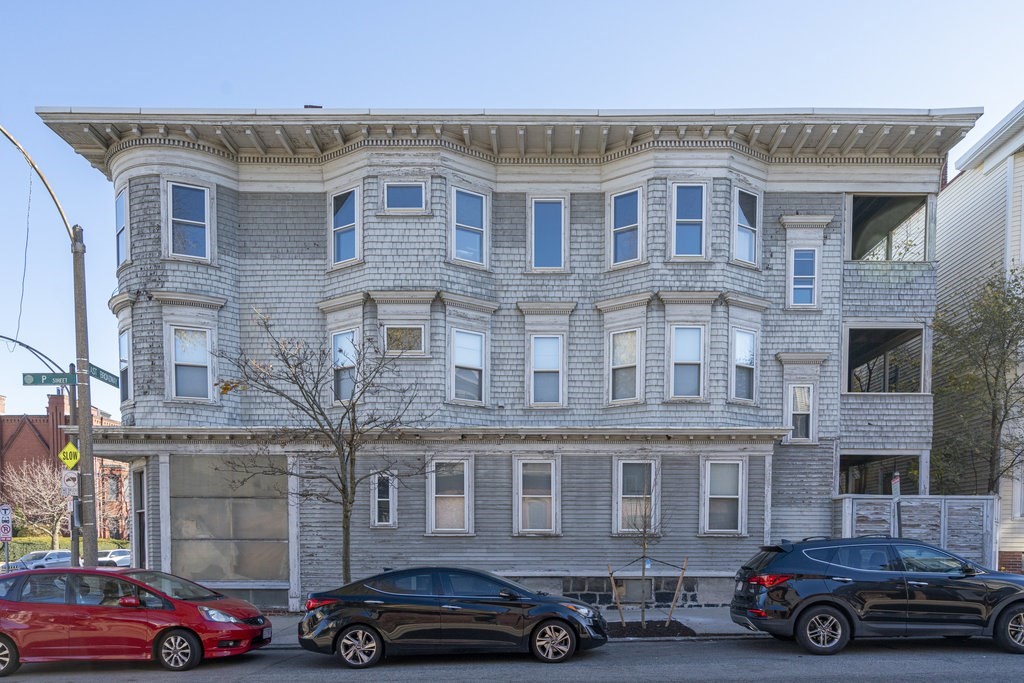 921-923 E Broadway