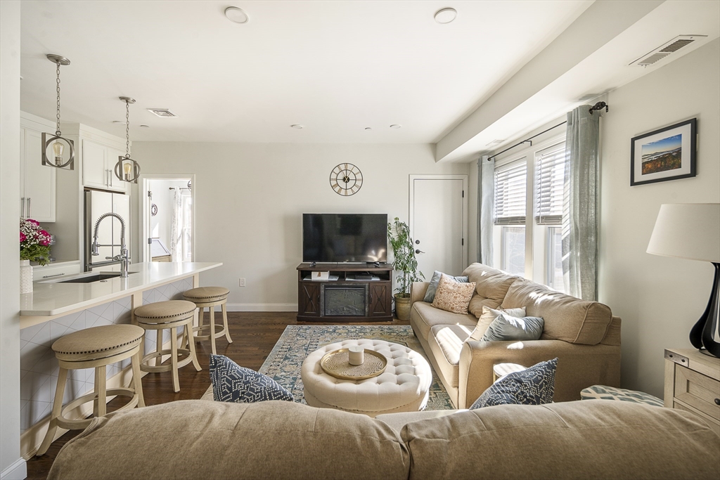 51 Havre St # 2