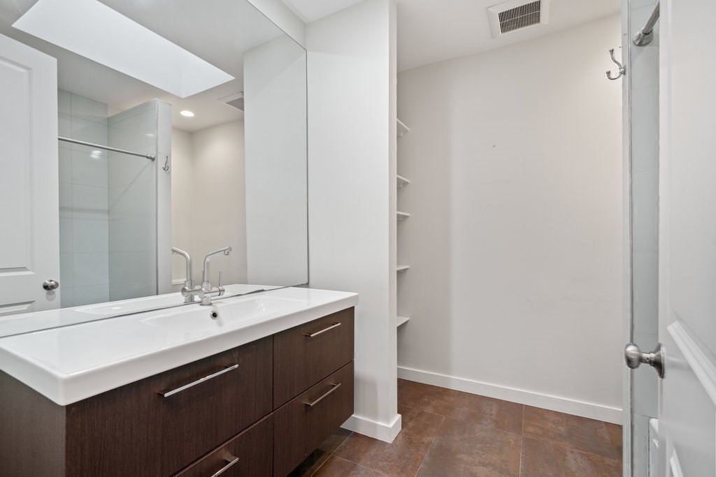 350 West 2nd St # 7