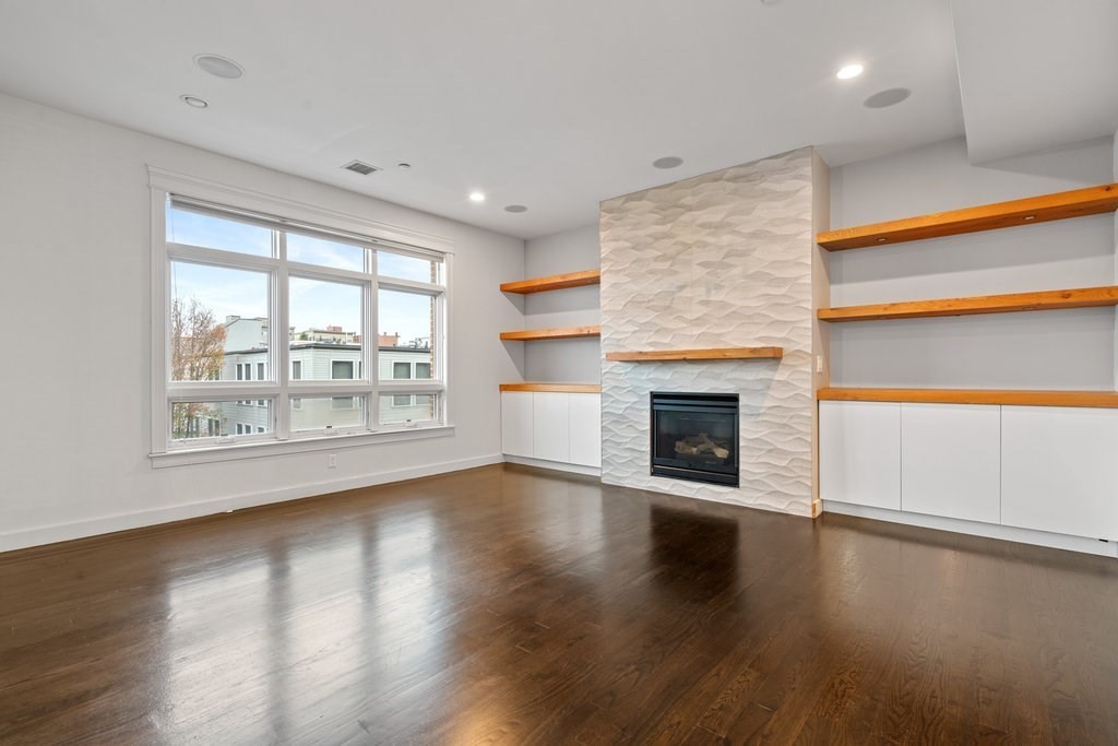 350 West 2nd St # 7