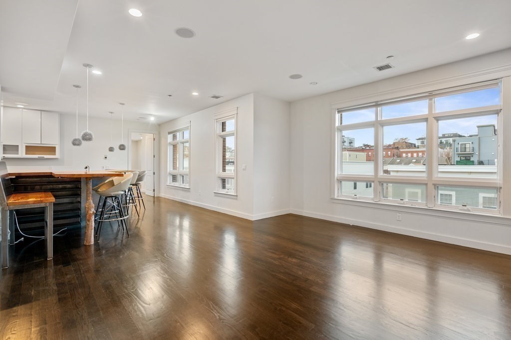 350 West 2nd St # 7
