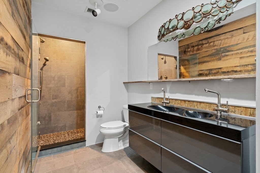 350 West 2nd St # 7