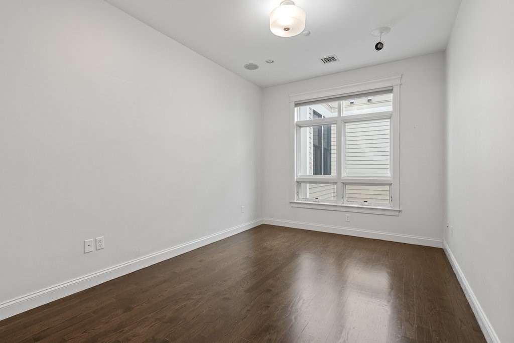 350 West 2nd St # 7