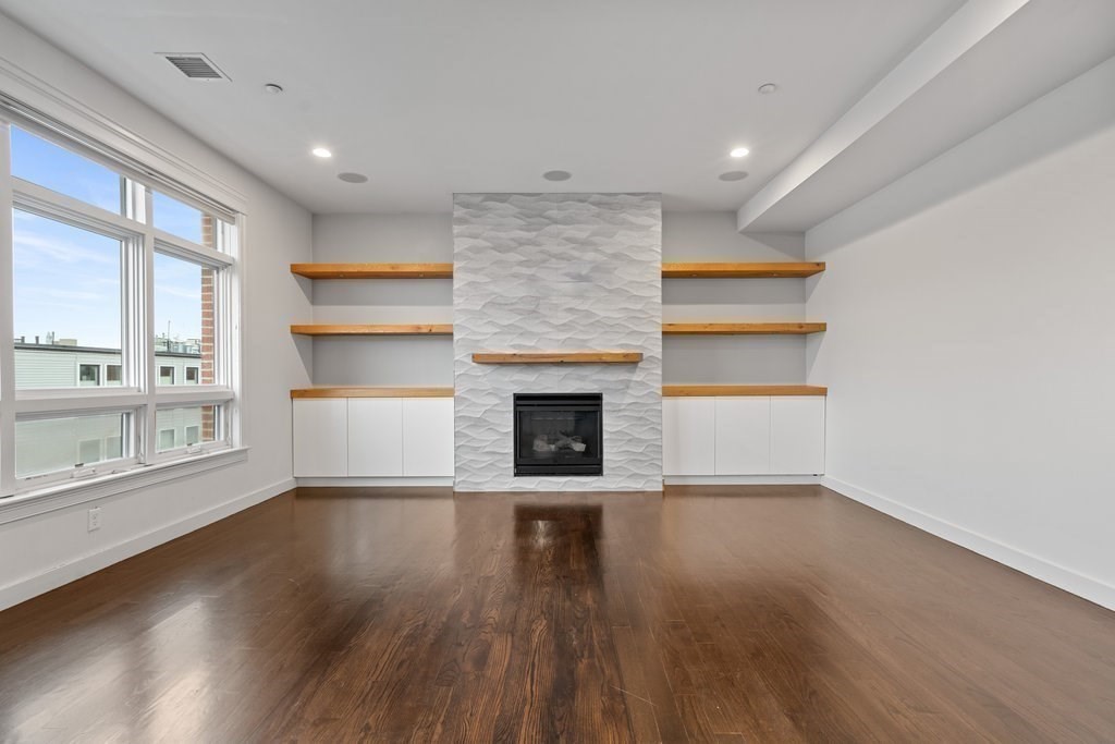 350 West 2nd St # 7