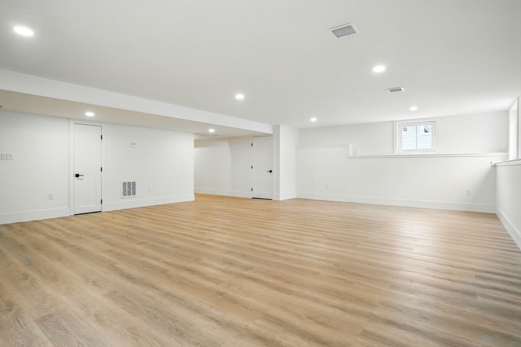 176 Plymouth Ave