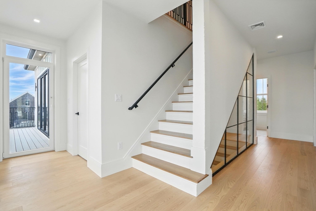 176 Plymouth Ave