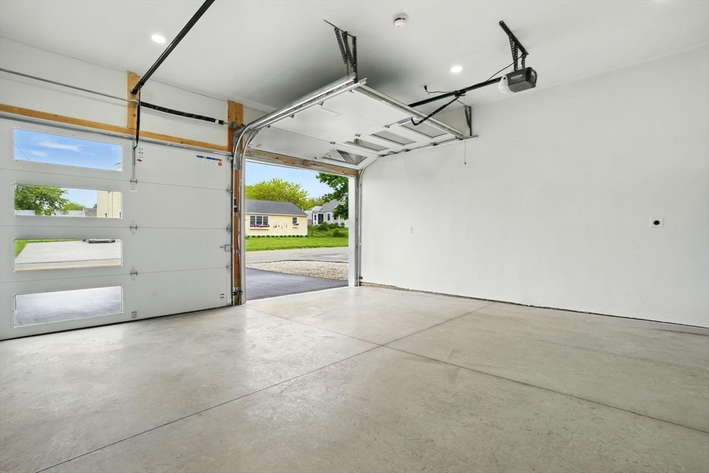 176 Plymouth Ave