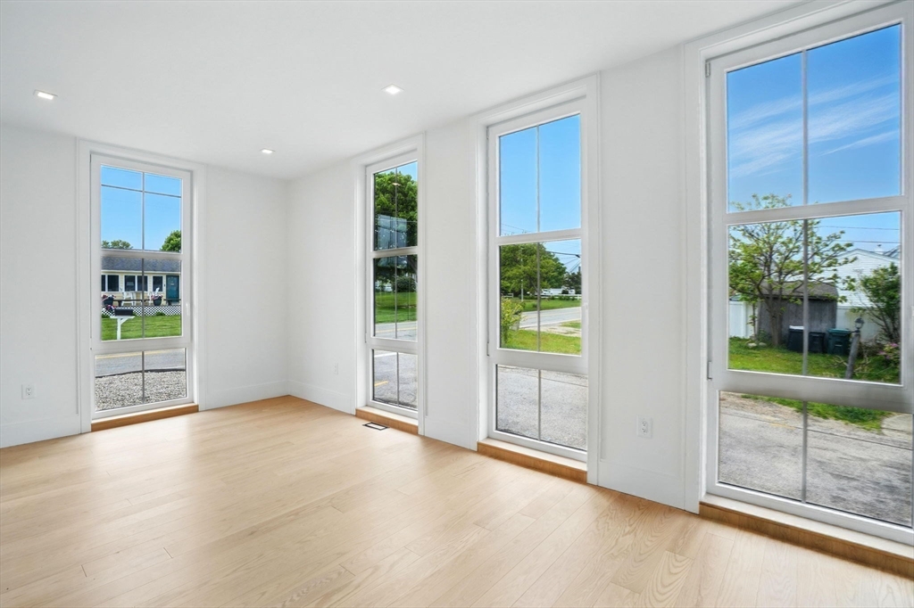 176 Plymouth Ave