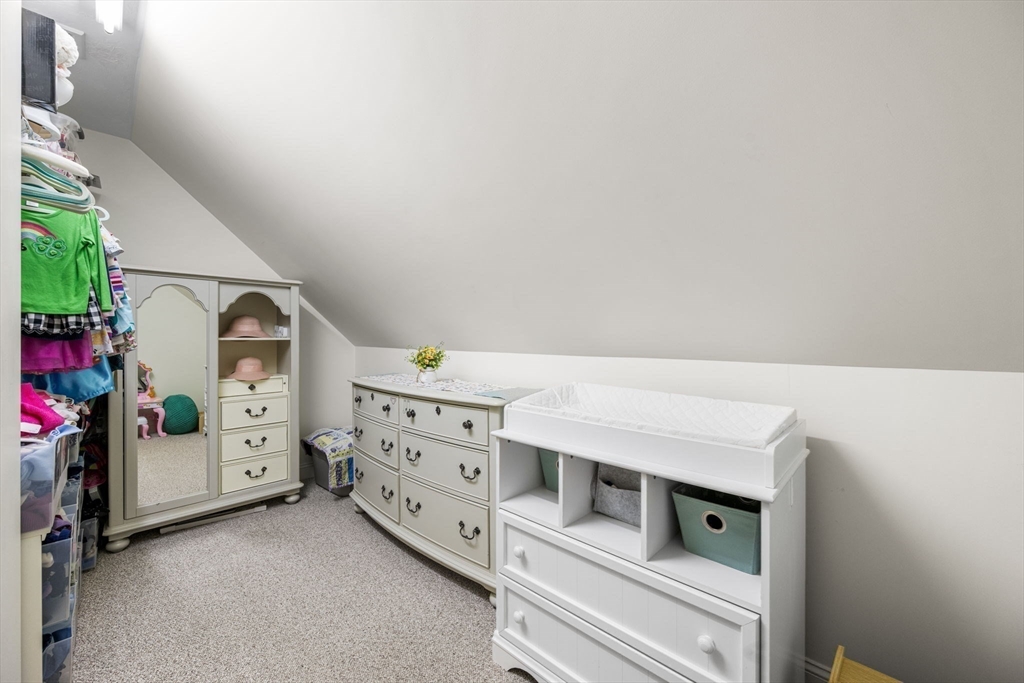 1080 Oakhill Ave, Attleboro