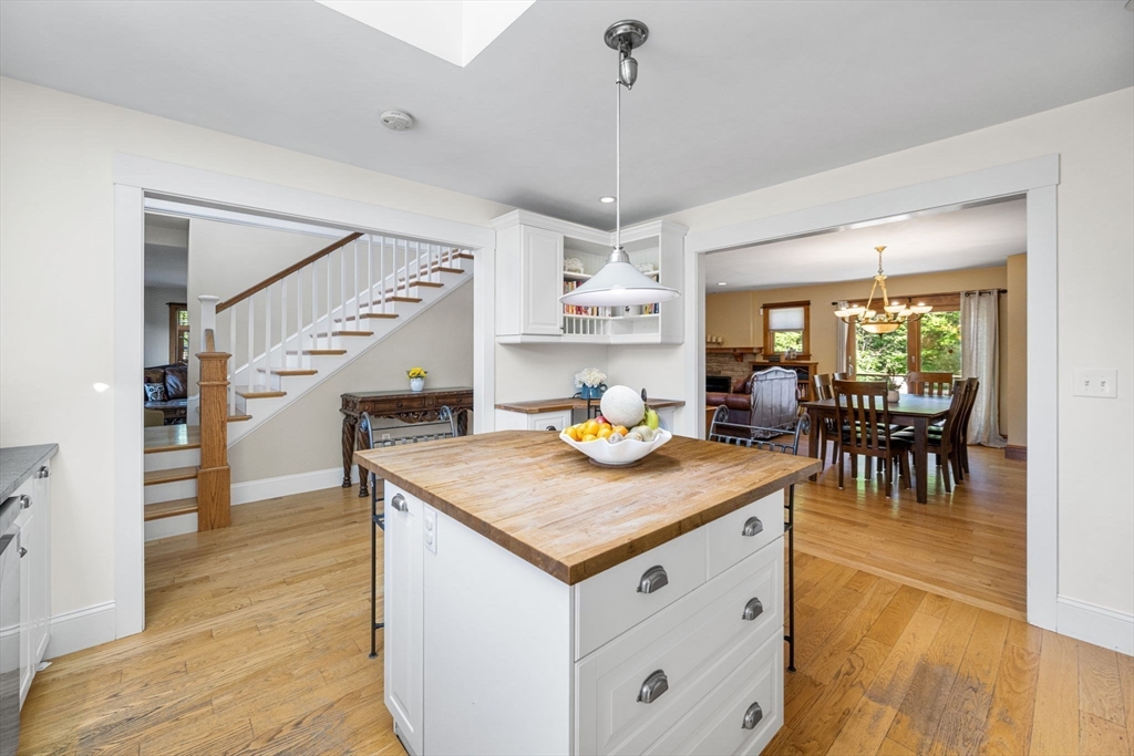 1080 Oakhill Ave, Attleboro