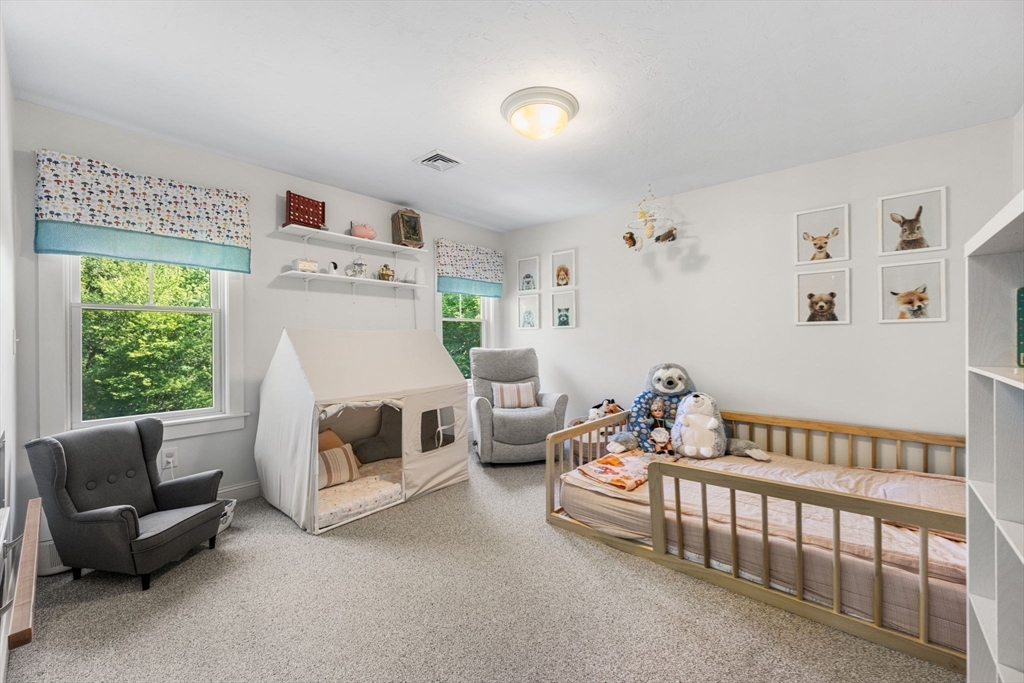 1080 Oakhill Ave, Attleboro