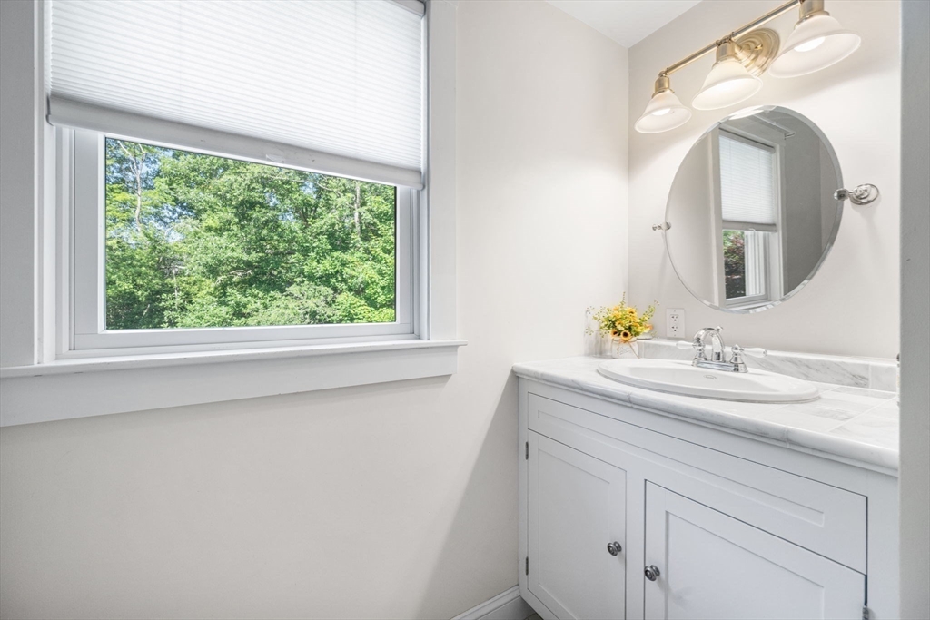 1080 Oakhill Ave, Attleboro