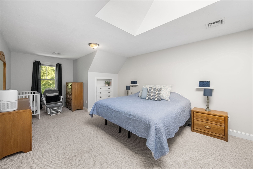 1080 Oakhill Ave, Attleboro