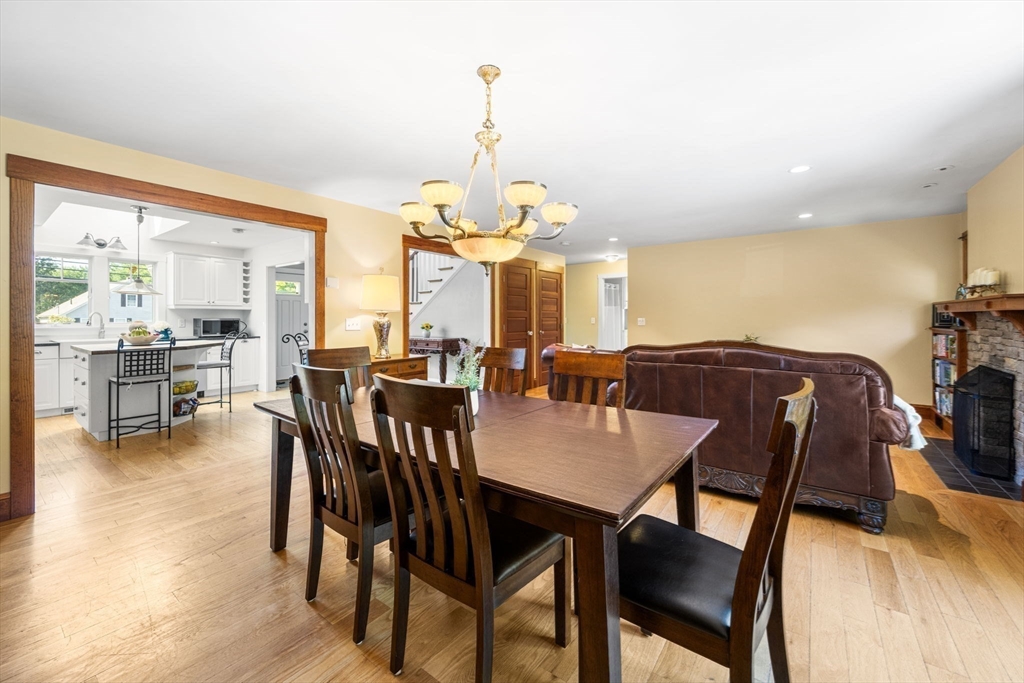 1080 Oakhill Ave, Attleboro