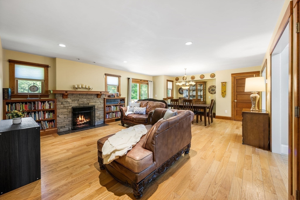 1080 Oakhill Ave, Attleboro