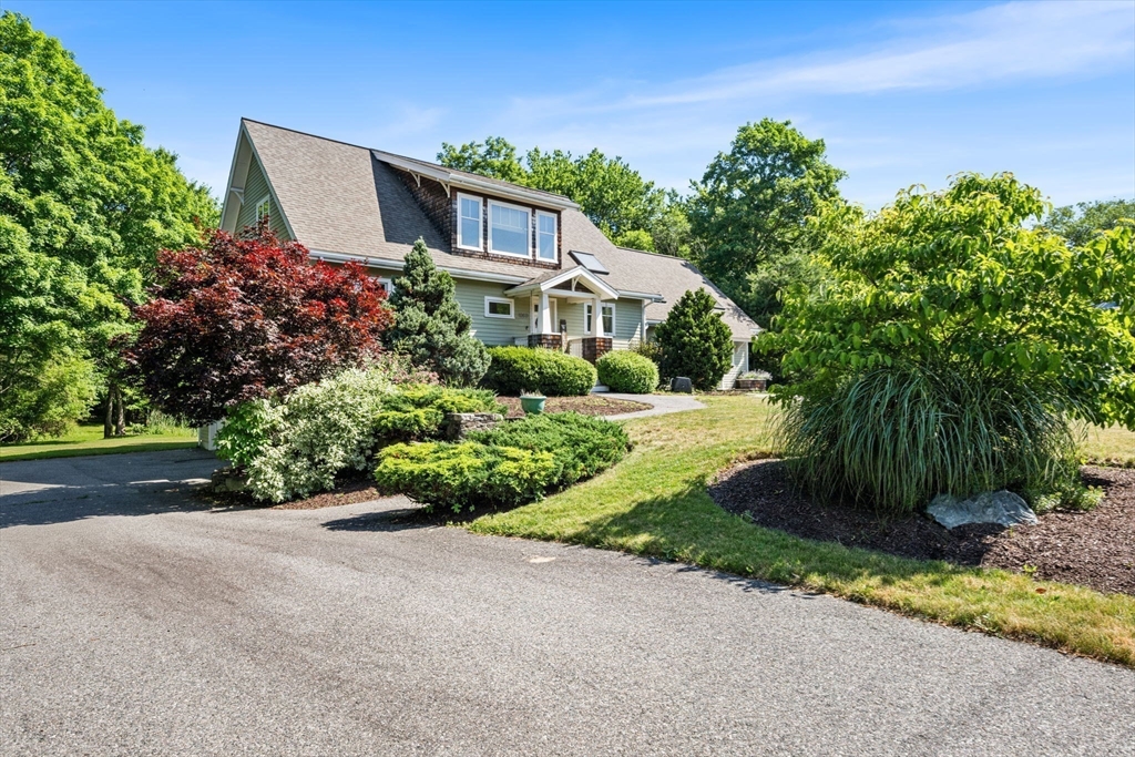 1080 Oakhill Ave, Attleboro