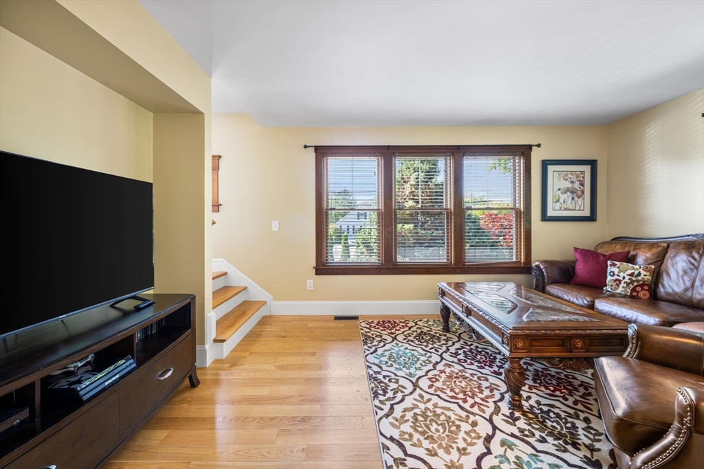 1080 Oakhill Ave, Attleboro