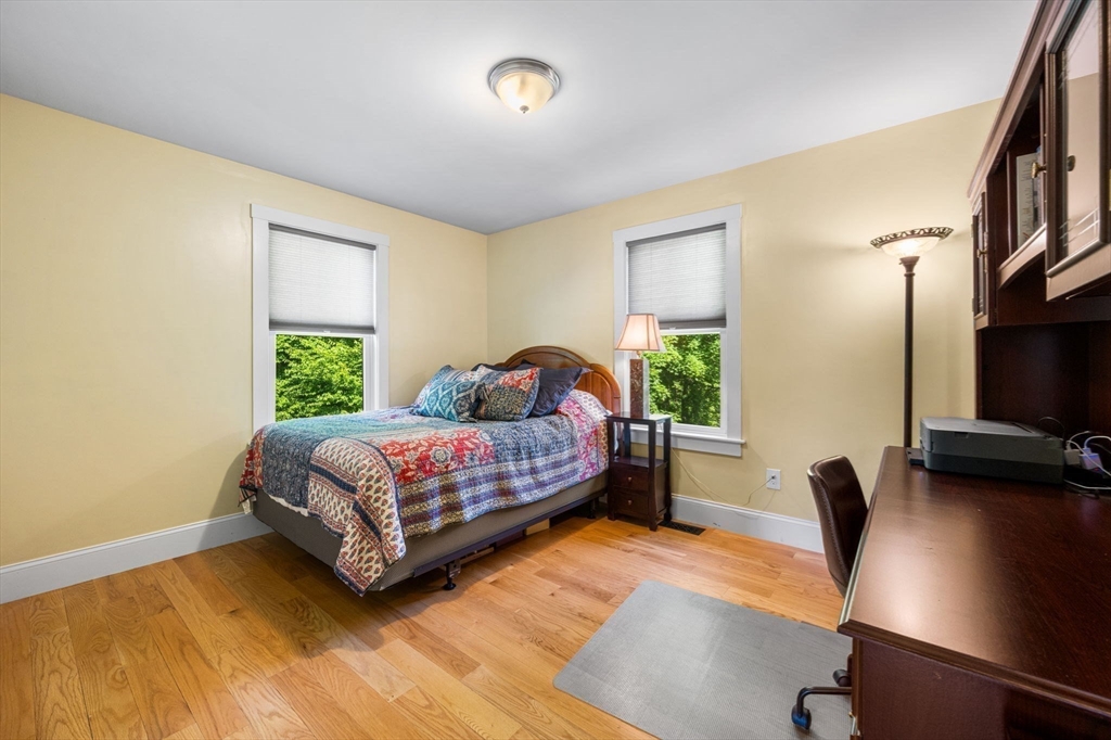 1080 Oakhill Ave, Attleboro