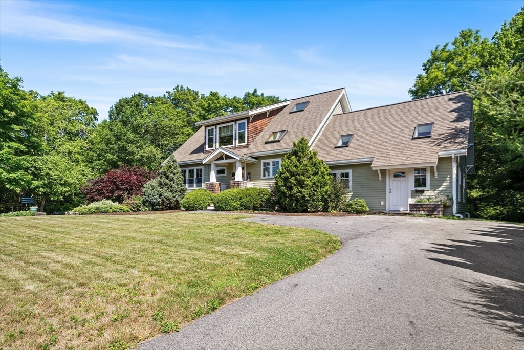 1080 Oakhill Ave, Attleboro