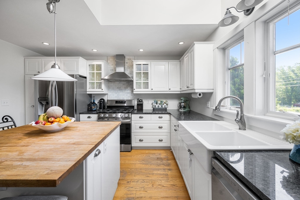 1080 Oakhill Ave, Attleboro