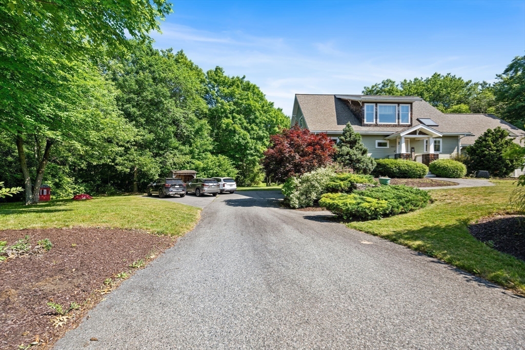 1080 Oakhill Ave, Attleboro