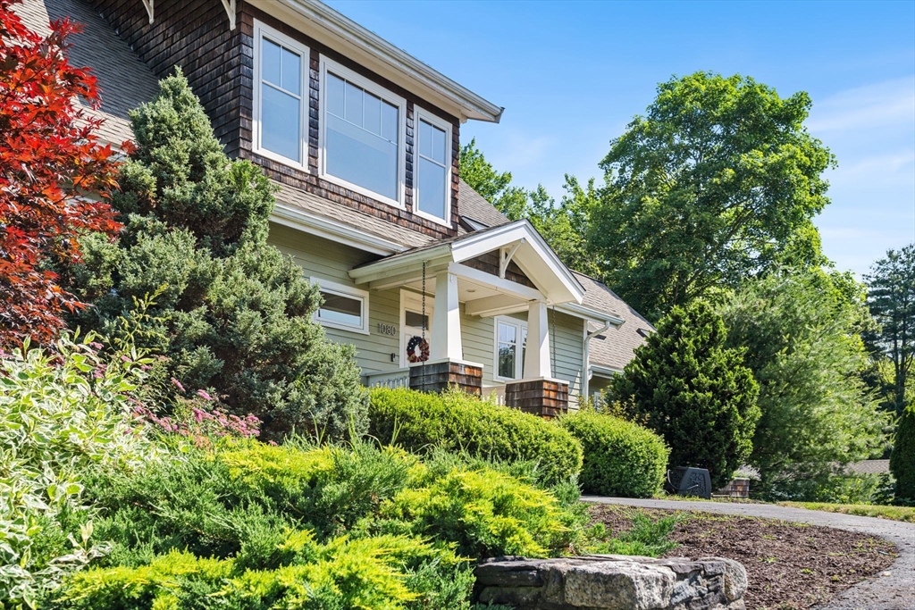 1080 Oakhill Ave, Attleboro