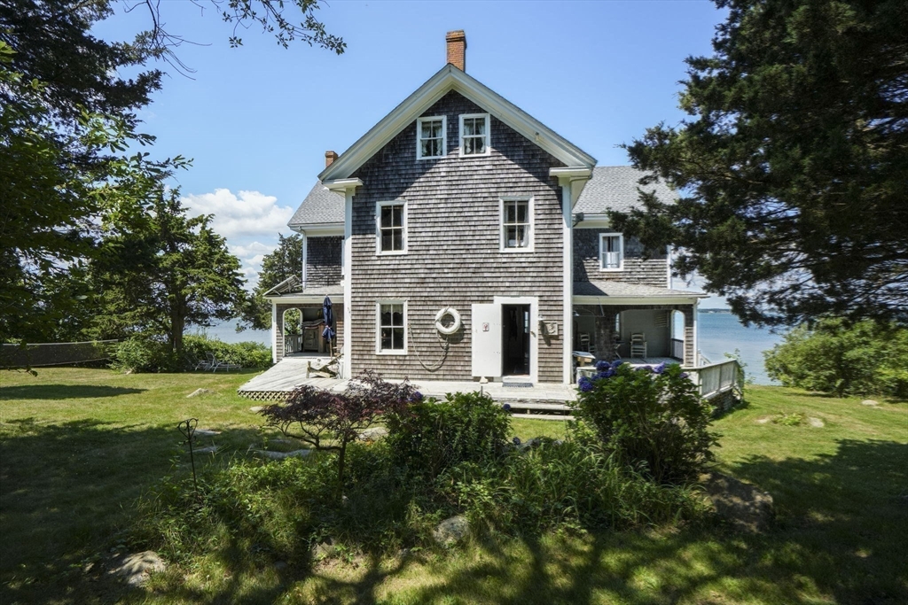 1 Clarks Island
