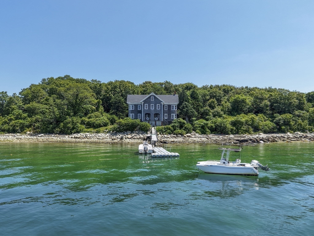 1 Clarks Island