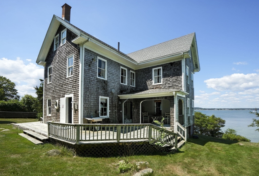 1 Clarks Island