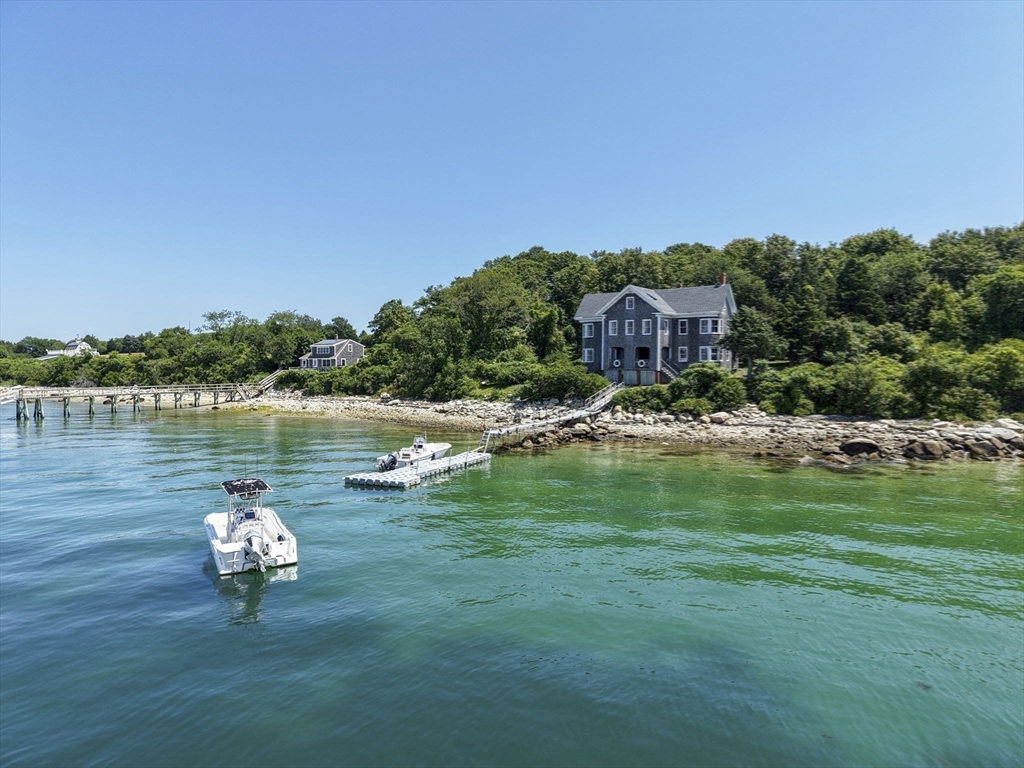 1 Clarks Island