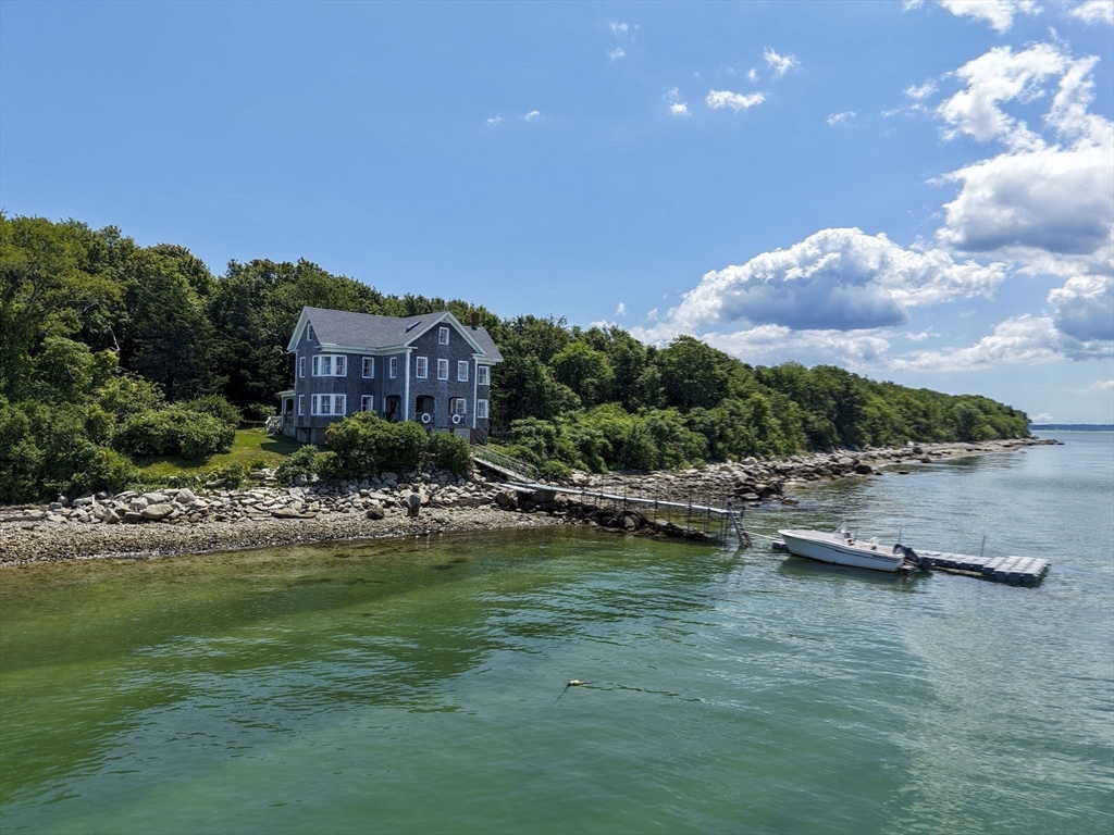 1 Clarks Island