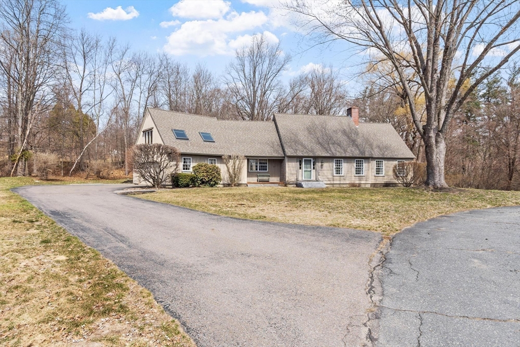 40 Pelham Dr