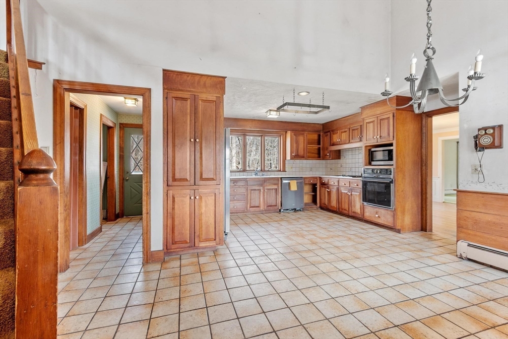 40 Pelham Dr