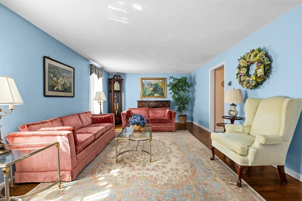 40 W Elm St